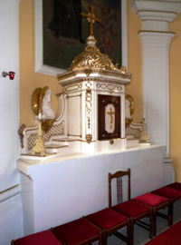 Neorokokó Zsolnay majolika oltár