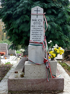 Málics Ottó sírja a pécsbányatelepi temetőben