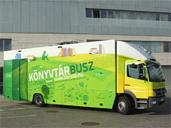 A Csorba Győző Könyvtár második, 2014-ben átadott könyvtárbusza