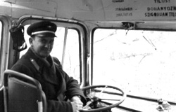 Cser József, a 27-es  autóbuszjárat gépkocsivezetője