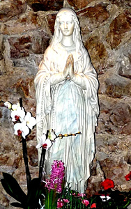 Oberhauer cég alakotása Lourdesi Mária