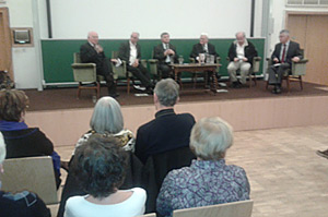 A könyvbemutató - balról jobbra Glatz Ferenc, Balog Zoltán, Németh Miklós Boross Péter, Tölgyessy Péter,  Oplatka András